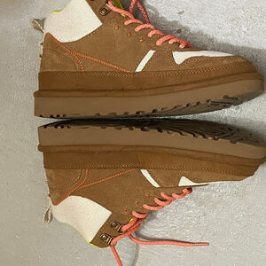 UGG S/N 1112281 Highland Hi Heritage Mesh Chestnut Shoes USW 7 USM 6